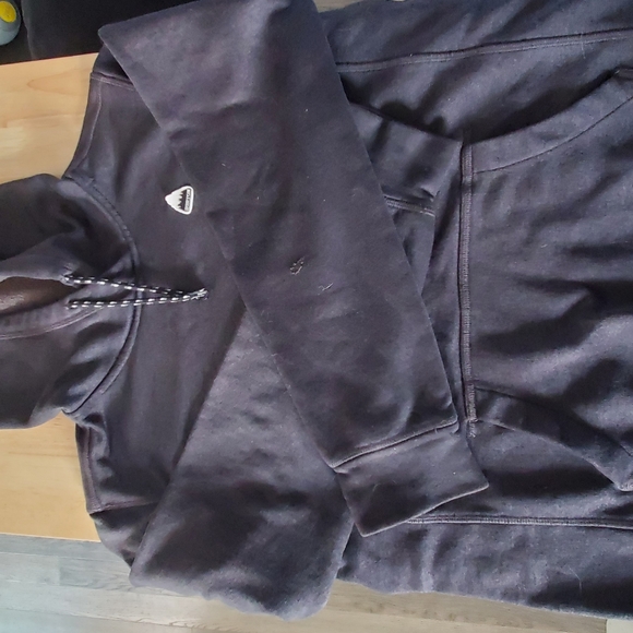 Boys Sweatshirts and Hoodies - Picture 6 of 10